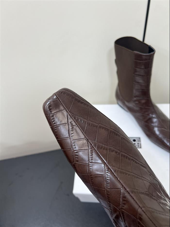 20251128174314594 370